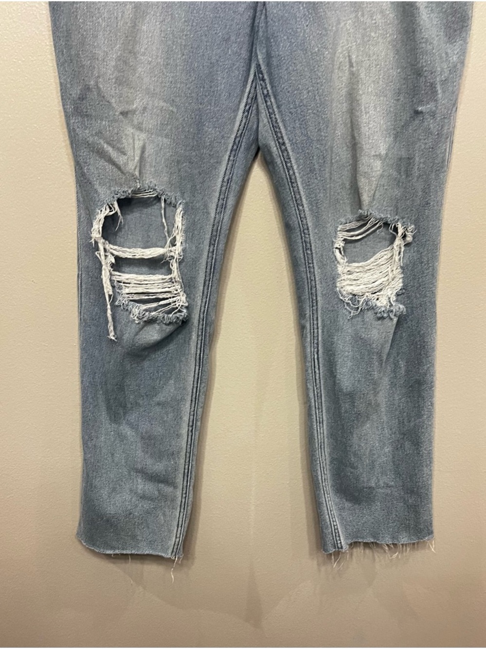 Hollister Women's Light Blue Ultra High-Rise Vintage Jeans Distressed Size 13 R - Picture 2 of 6